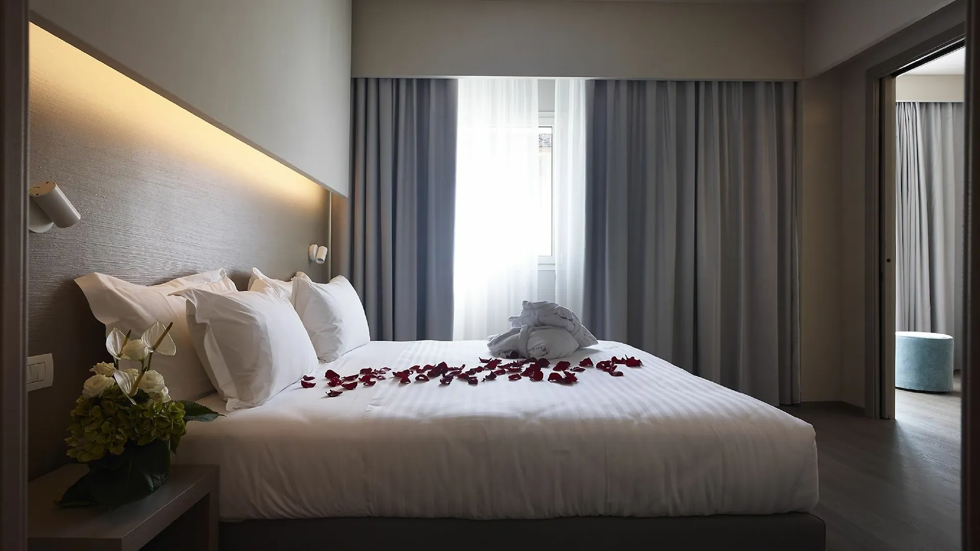 Hotel Glance In Florence