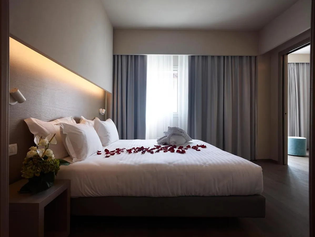 Hotel Glance In Florenz 4*,